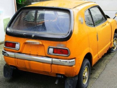 廃車寸前の軽自動車